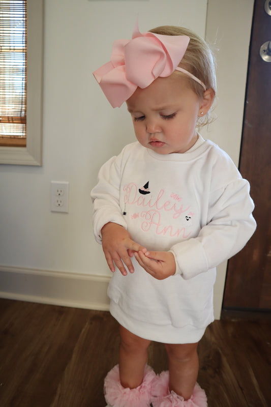 BOO AND BOWS SWEATSHIRT